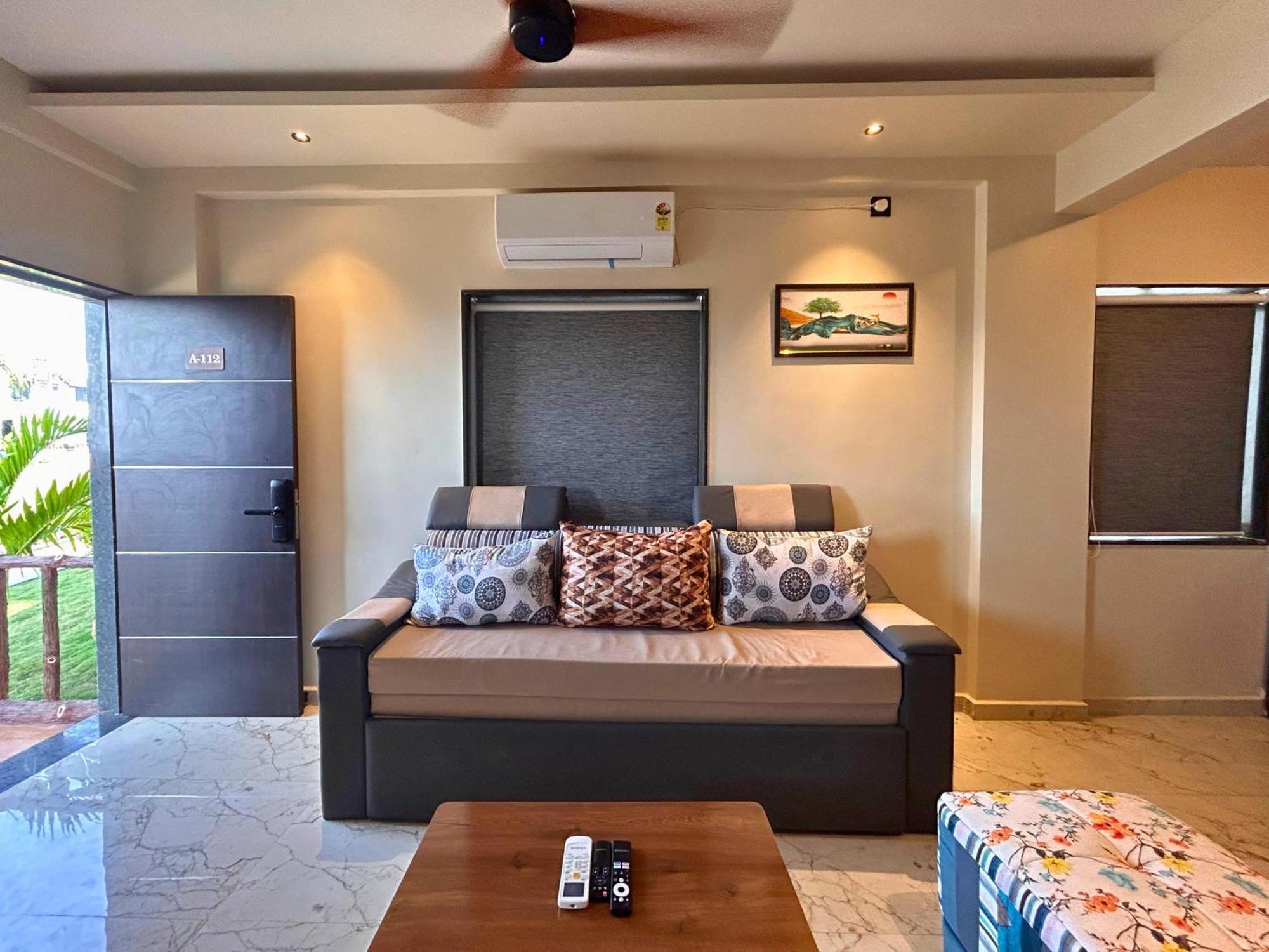 Vengurla Baywatch Resort Bhogave Beach מראה חיצוני תמונה