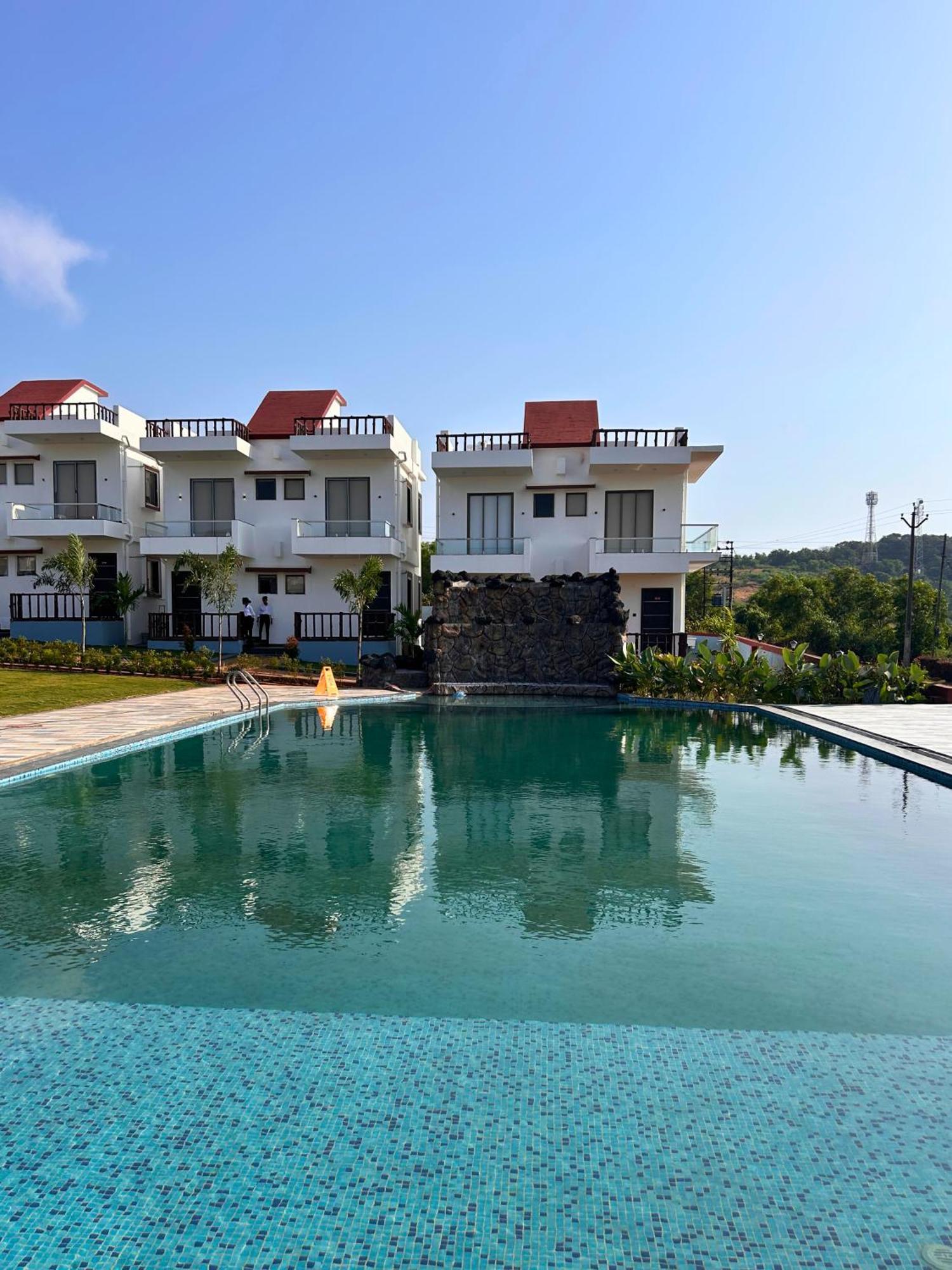 Vengurla Baywatch Resort Bhogave Beach מראה חיצוני תמונה