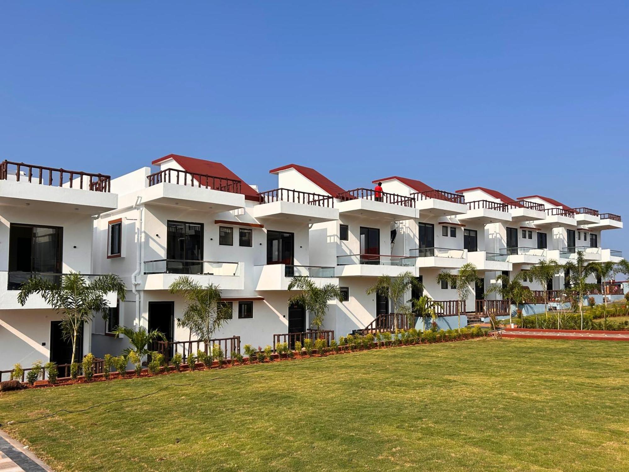 Vengurla Baywatch Resort Bhogave Beach מראה חיצוני תמונה